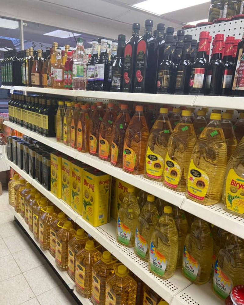 Zeytin, turşu ve kavanoz ürünleri rafları